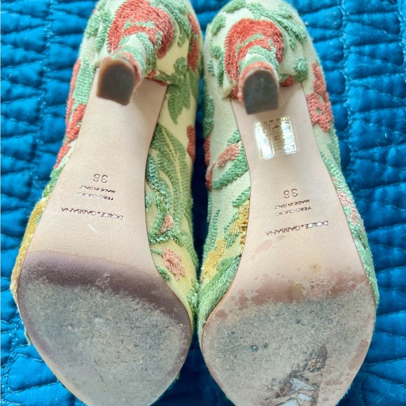 Dolce & Gabbana Tapestry/Brocade Platform Floral Pump - Picture 5 of 5